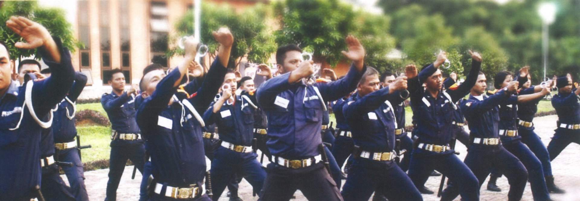 Pelatihan beladiri personel PT MCB